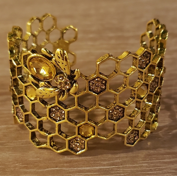 Jewelry - NEW! Gold Honeycomb Bee Cuff  Bracelet with Gold Accents
